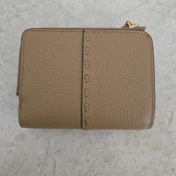 LIKE NEW TORY BURCH MCGRAW BIFOLD WALLET - TIRAMISU